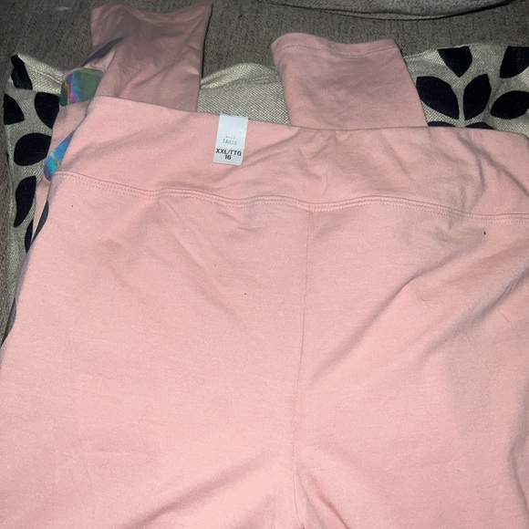 Place childrens place NWT pink leggings monochrome hearts left leg XXL/16 - Picture 3 of 6